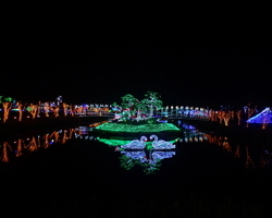 연못 중앙 섬 LED 조성
